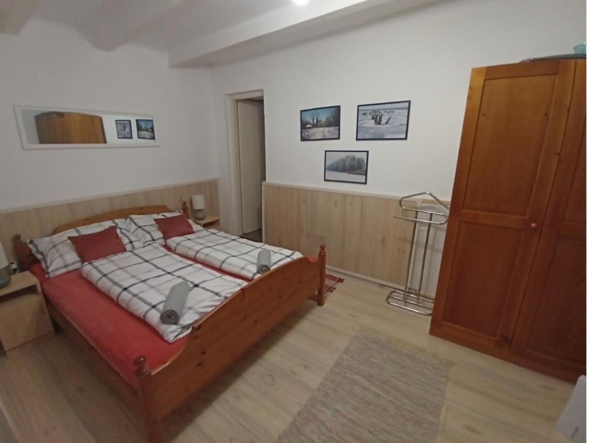 Harmonia Paraszthaz Es Apartman Poroszlo Exterior photo